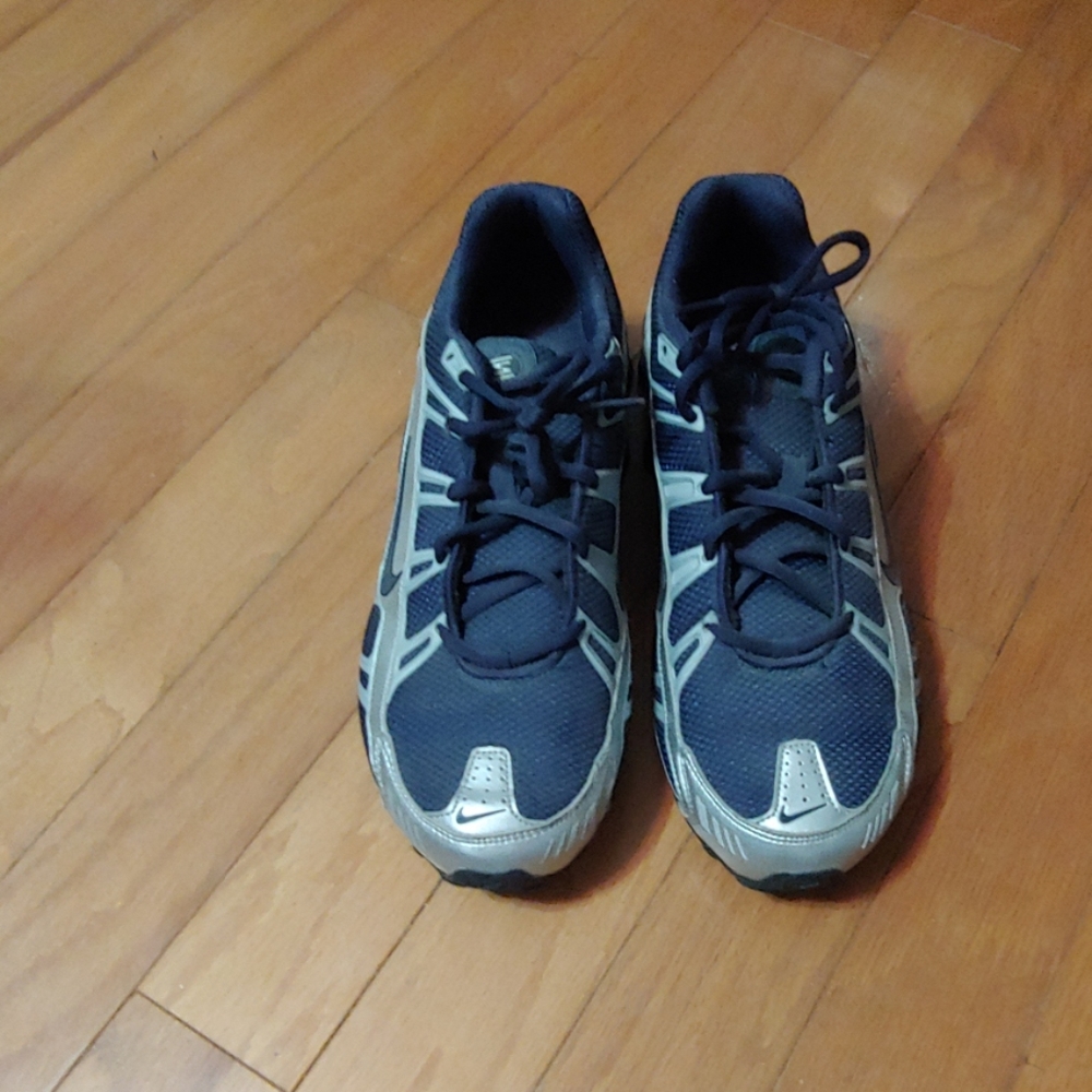 Shoes athletic